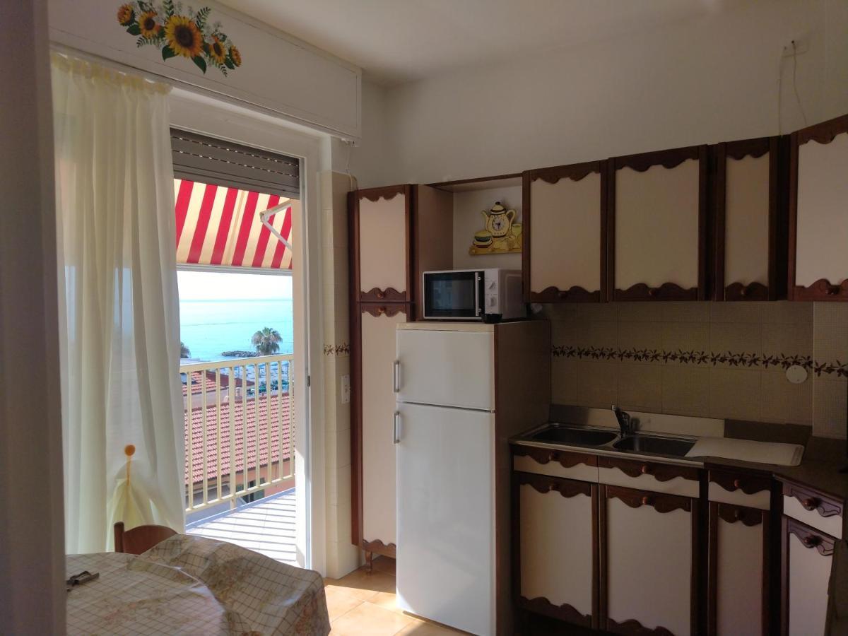 Casa Fronte Mare Apartamento Ventimiglia Exterior foto