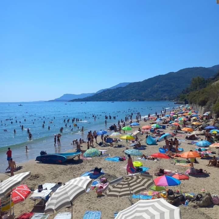 Casa Fronte Mare Apartamento Ventimiglia Exterior foto