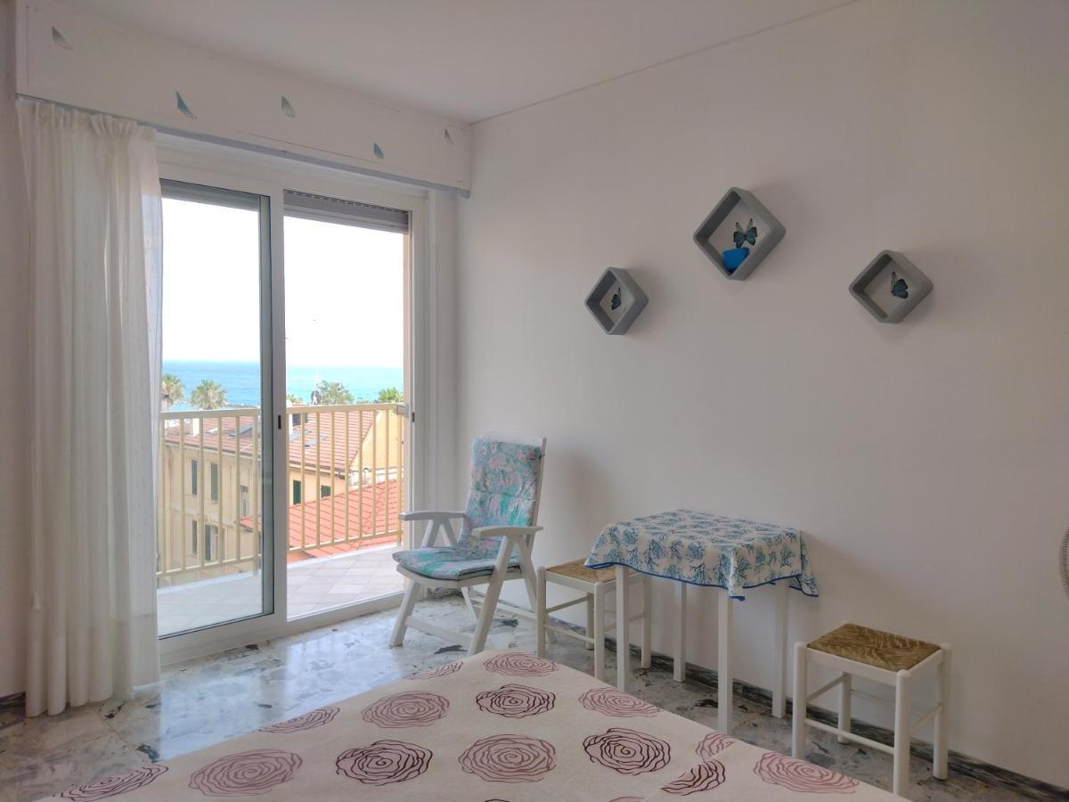 Casa Fronte Mare Apartamento Ventimiglia Exterior foto