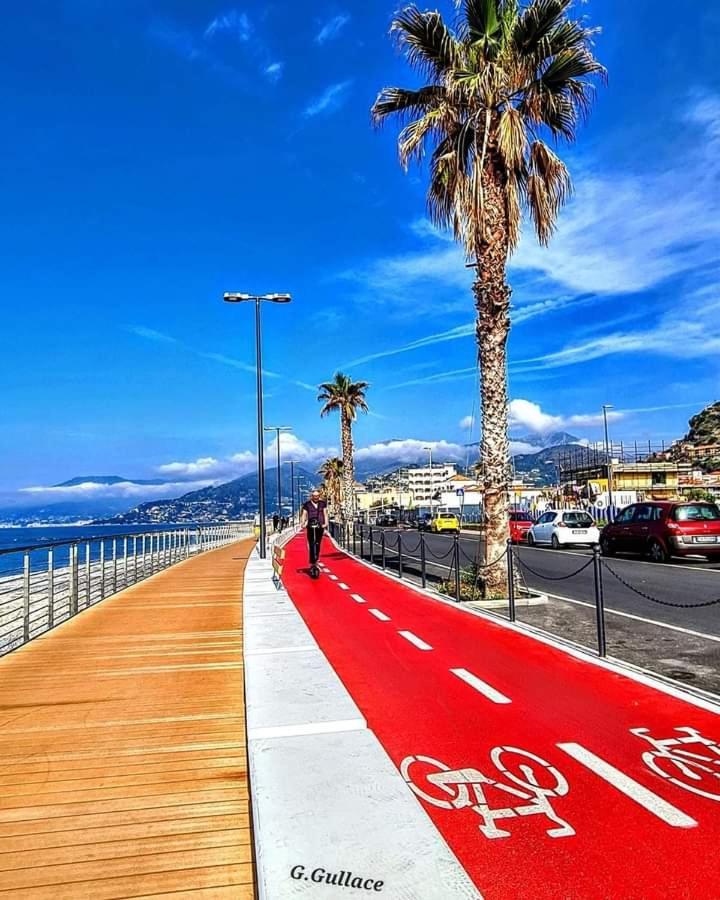 Casa Fronte Mare Apartamento Ventimiglia Exterior foto